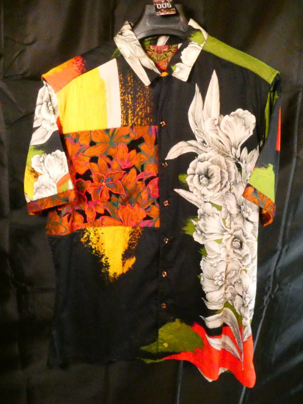 Robert Graham Limited Edition